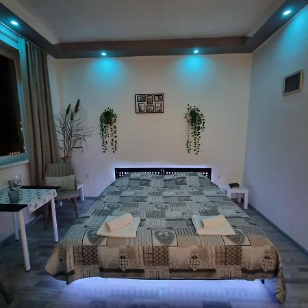 Студио В Центъра На Бургас Apartment Exterior photo